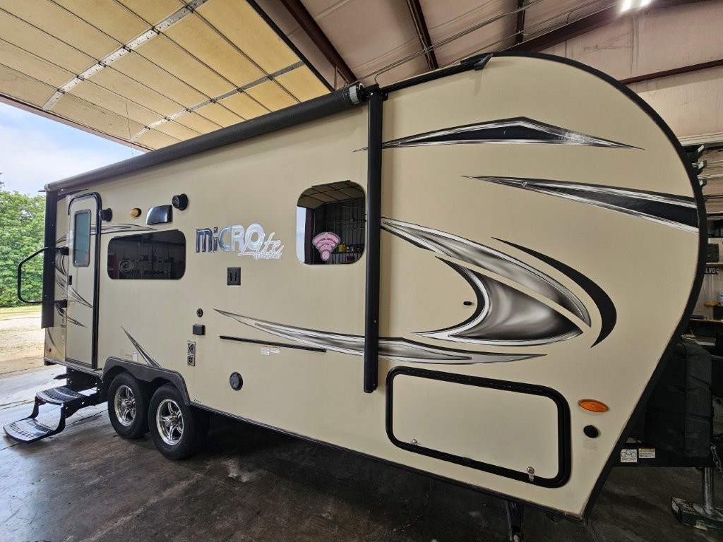 Travel Trailer, 2018 Flagstaff 21FBRS, 1 Slide-Out